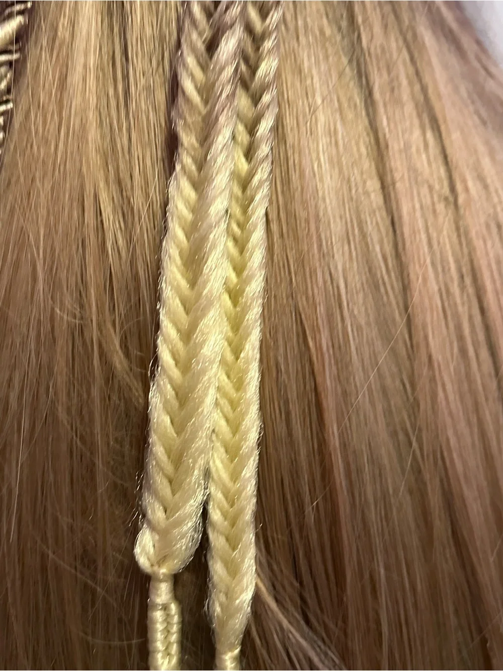 Hand-Braided Hair Extensions in hombre melted caramel